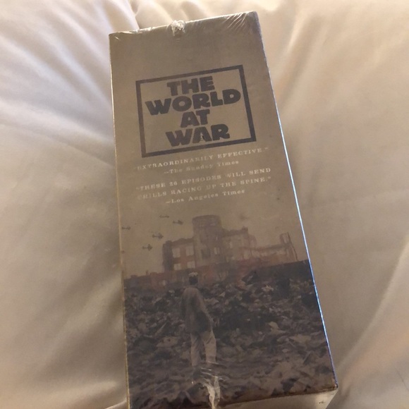 ✨HOST PICK ✨ THE WORLD AT WAR BOX SET *SEALED/NEW DVDS - Picture 3 of 4